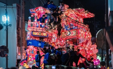 「福野夜高祭」男同士の"魂のぶつかり合い"が楽しめる祭